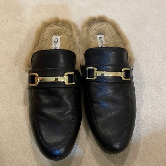 Steve Madden Shoes - Steve Madden Khloe Black Leather Fur lined Loafer in size 10